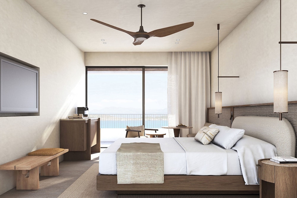 Deluxe Guest room, 1 King Bed, Non Smoking, Sea View, Balcony