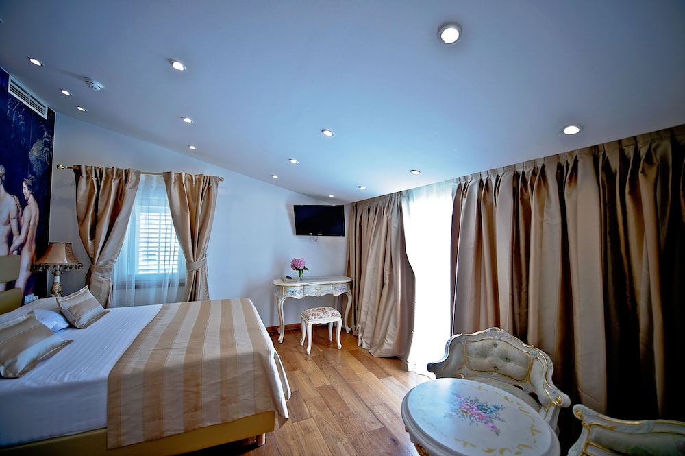 Deluxe Double Room, Sea View - Photo 2