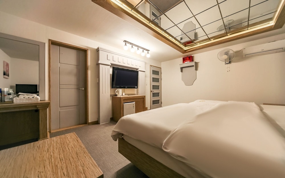 Room (Deluxe room-TWIN (high quality beddin)