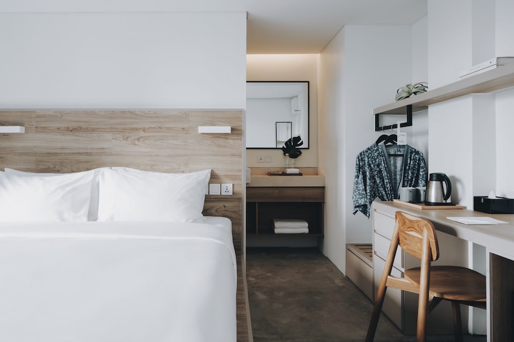 Superior Room, 1 Queen Bed - Photo 2