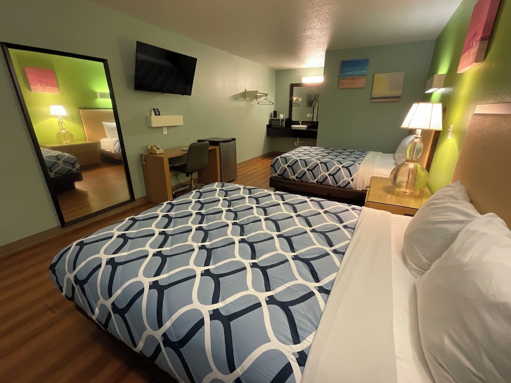 Standard Double Room, 2 Queen Beds, Non Smoking photo 3