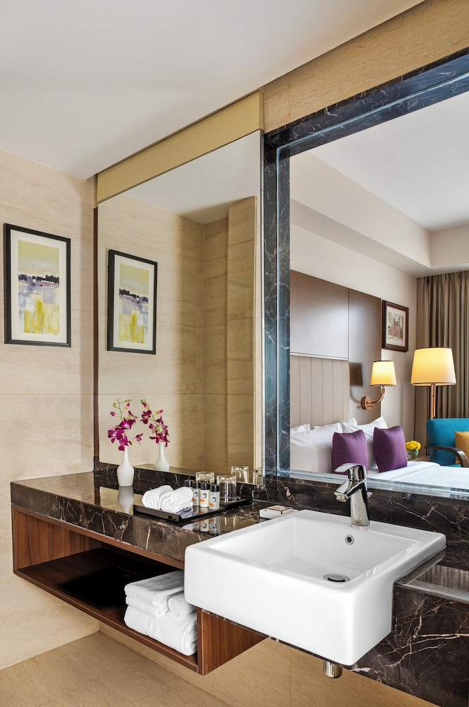 Deluxe Room, 1 Twin Bed - Photo 2