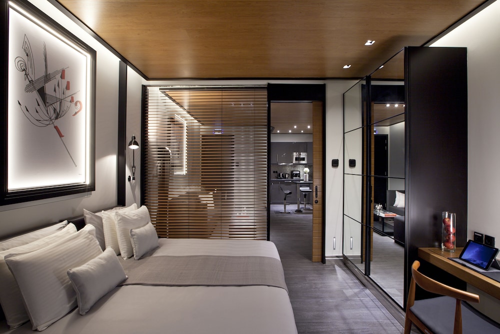 Metropolis Suite, 2 Bedrooms photo 3