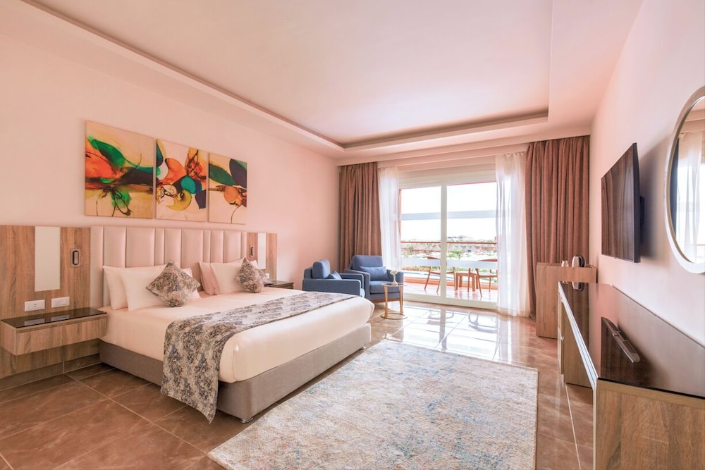 Deluxe Single Room, Pool View - Photo 1