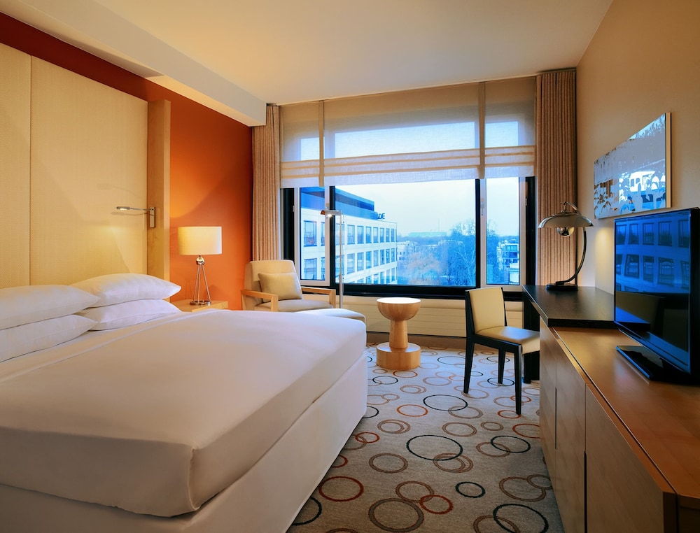 Deluxe Room, 1 King Bed