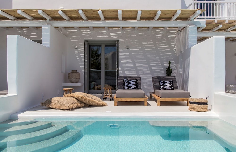 Honeymoon Suite with Private pool