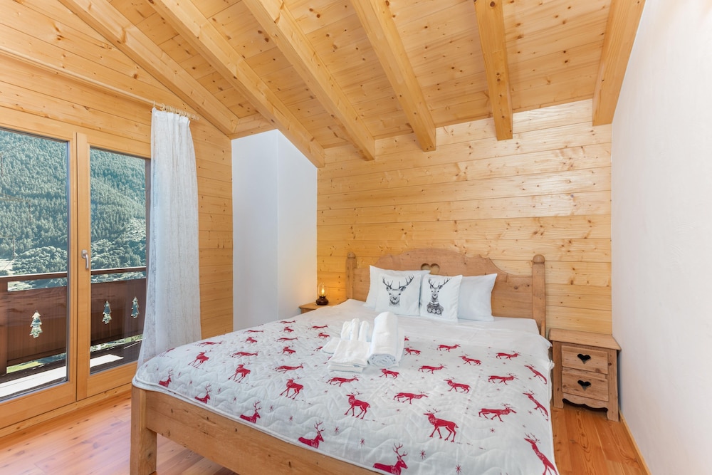 Chalet (3 Bedrooms)