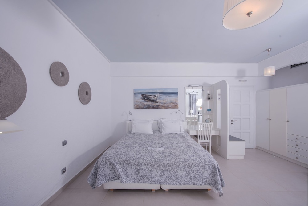 Honeymoon Suite, Sea View (Junior) - Photo 6