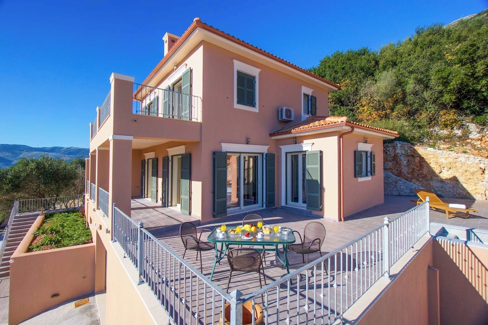Villa (3 Bedrooms) photo 2