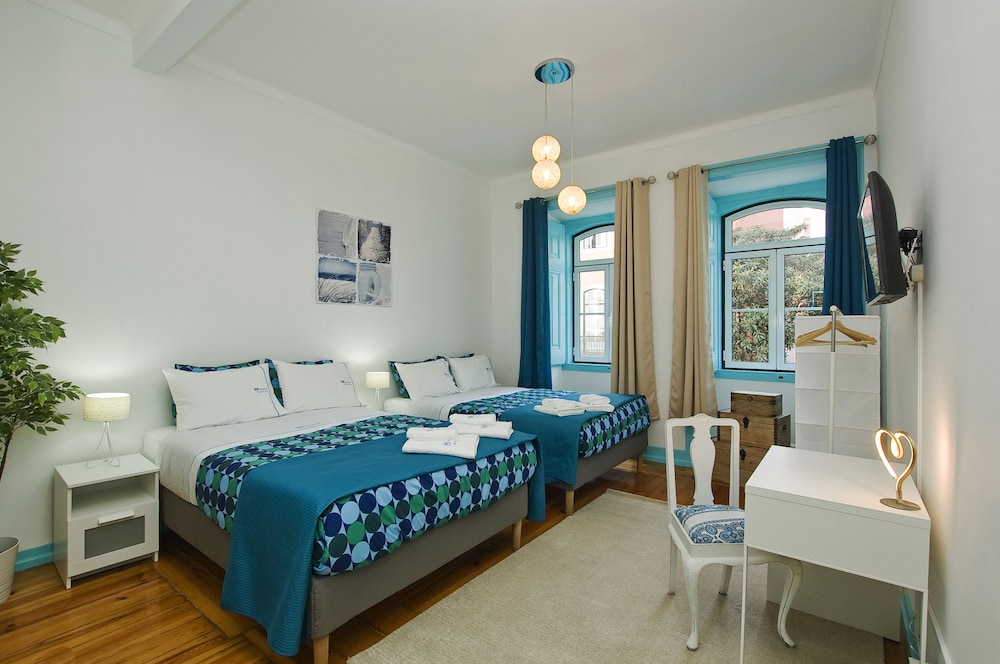 Deluxe Quadruple Room  with private toilet photo 1