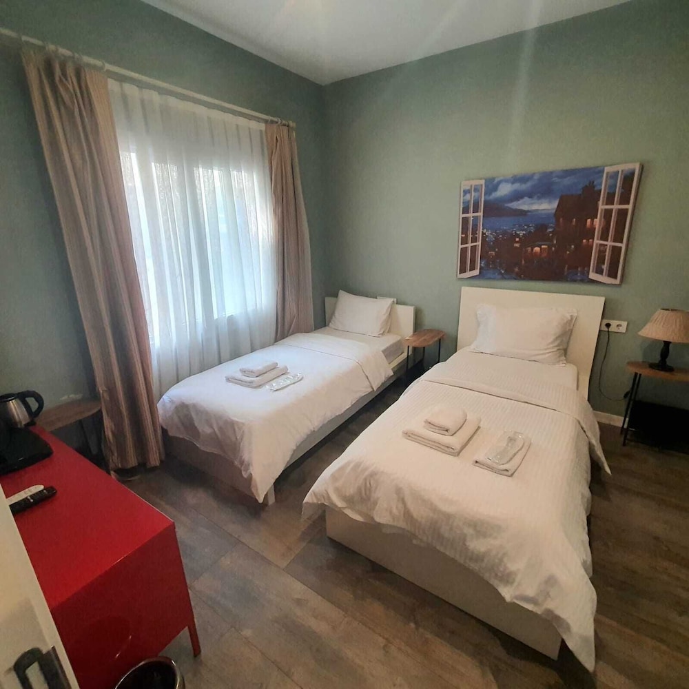 Economy Twin Room photo 1