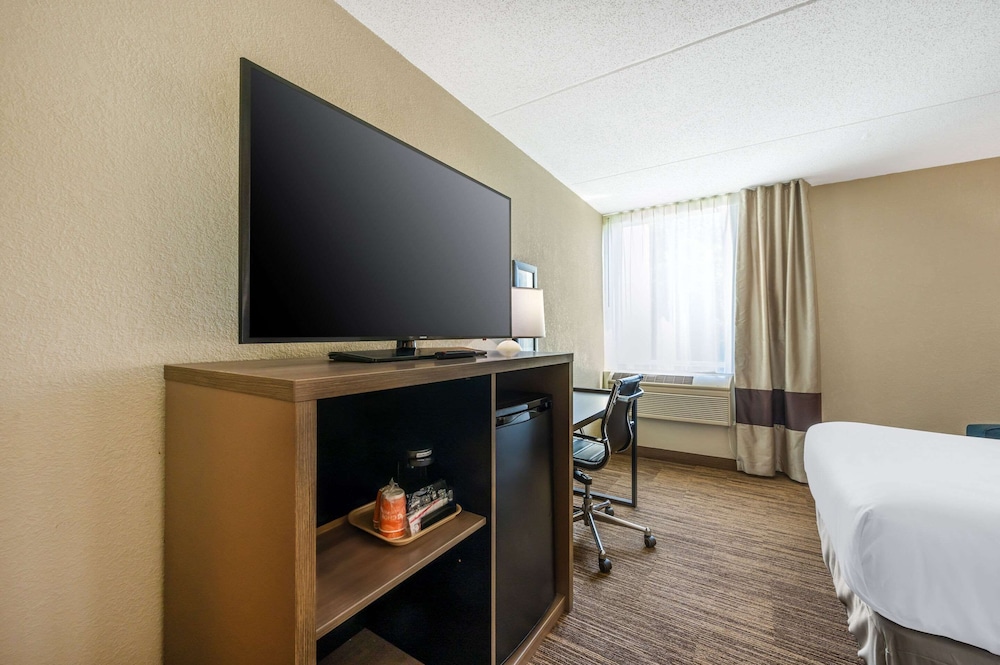 Standard Room, 2 Double Beds, Non Smoking - Photo 3