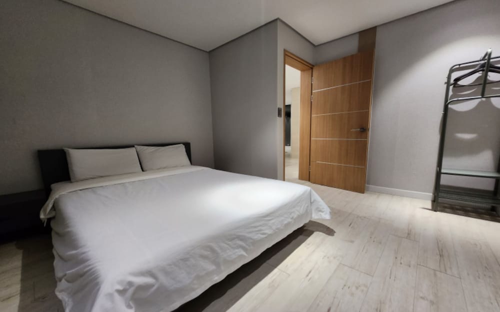 Room (30 pyeong Prestige (Pet Companion))