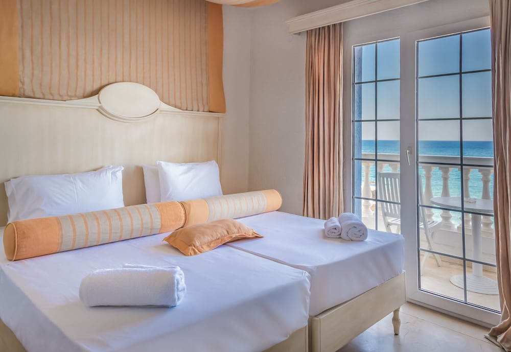 Standard Twin Room, Sea View photo 2