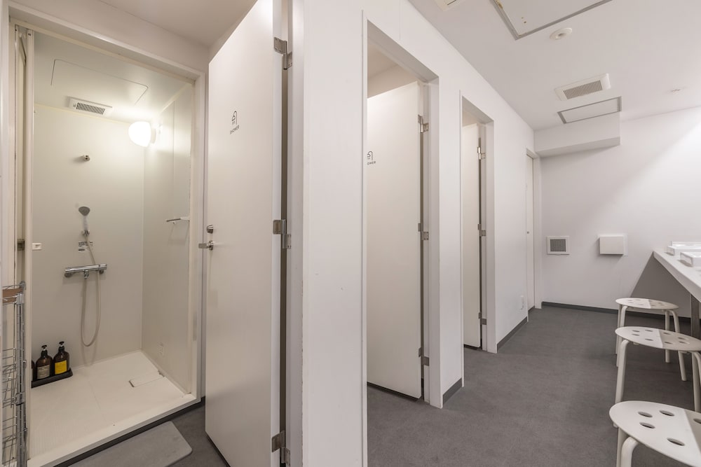 Female Dormitory 14 beds (shared bathroom) photo 3
