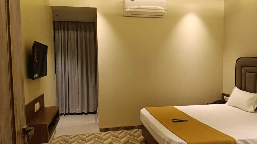 Standard Double Room, City View