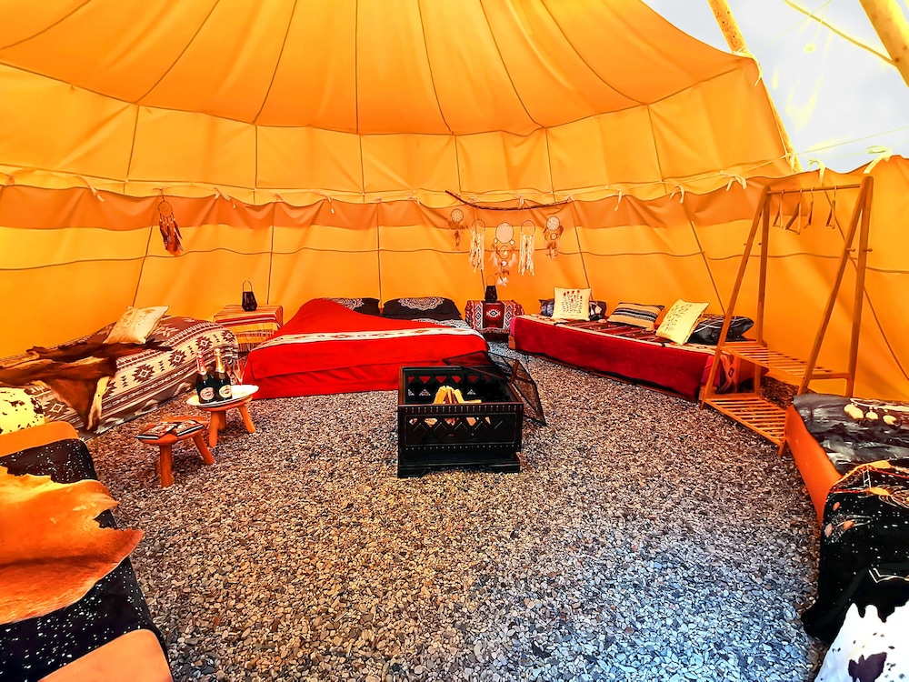 Family Tent, Garden View photo 1