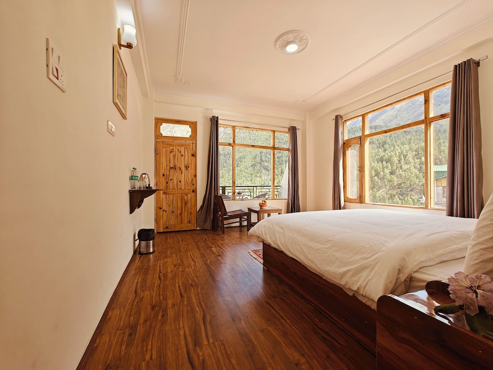 Executive Room, River View