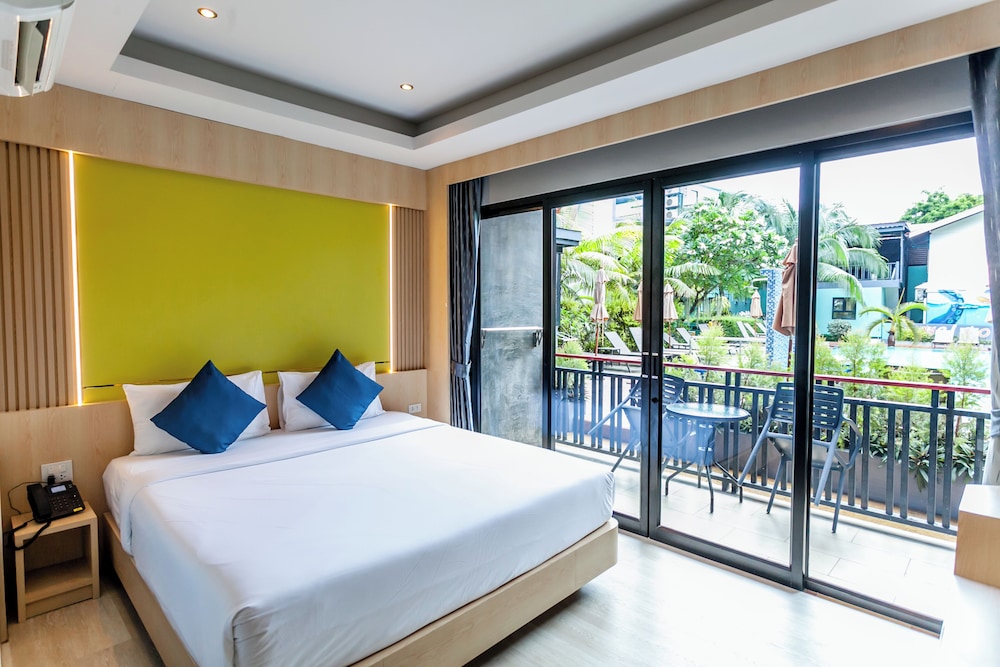 Superior Room, 1 Double Bed, Pool View