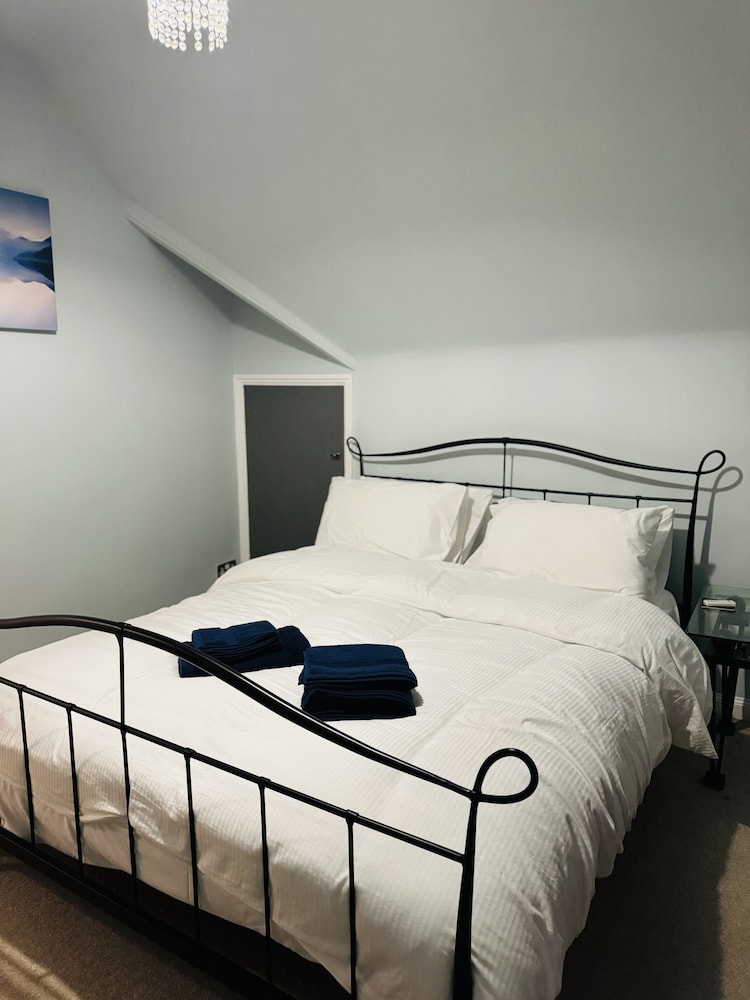 Executive Suite, Ensuite photo 1