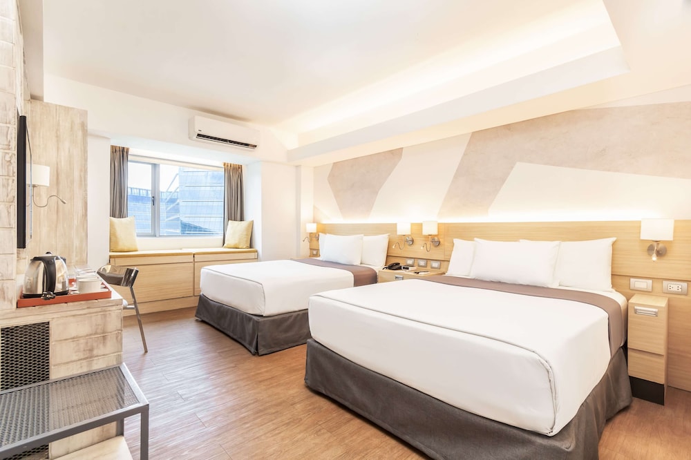 Premium Room, 2 Queen Beds, Non Smoking (Cityscape)