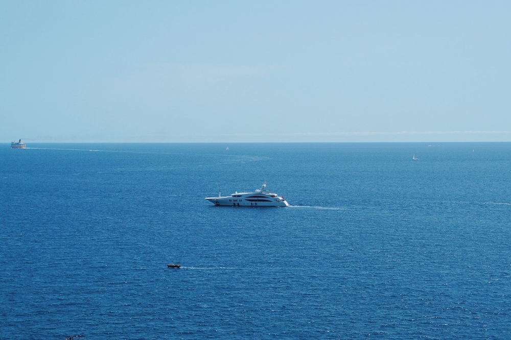 Suite sea view thumbnail 6