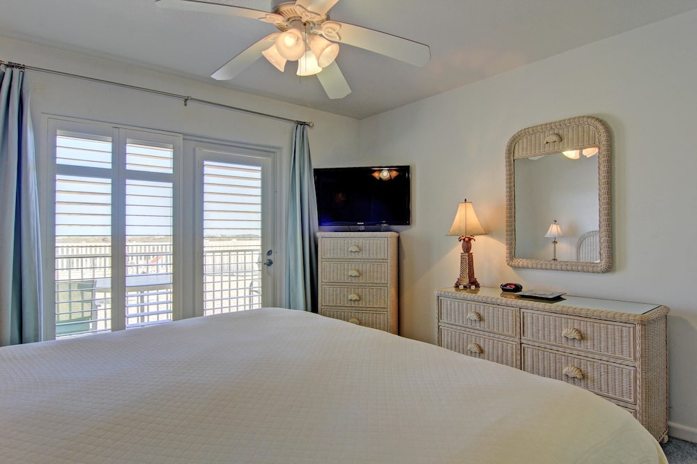 Condo, 2 Bedrooms photo 3