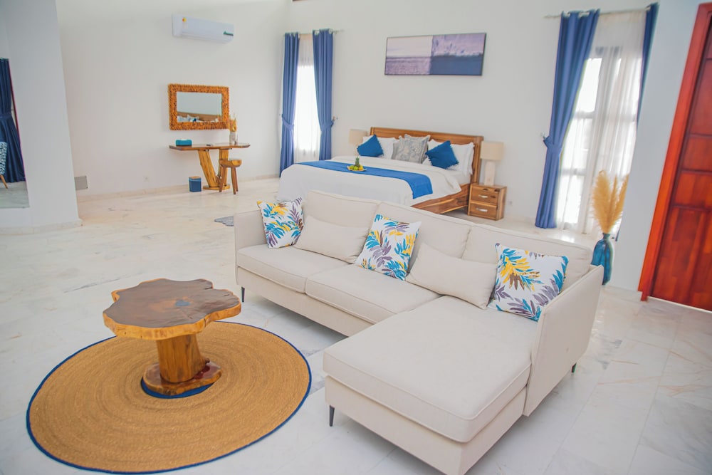 Signature Double Room, Balcony, Pool View photo 1