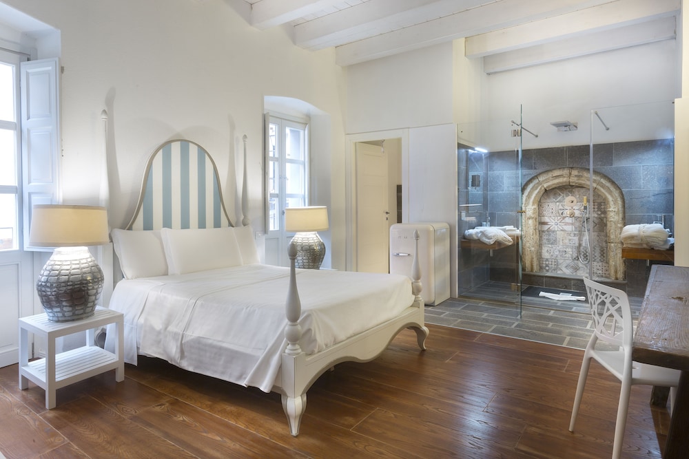 Standard Suite, City View