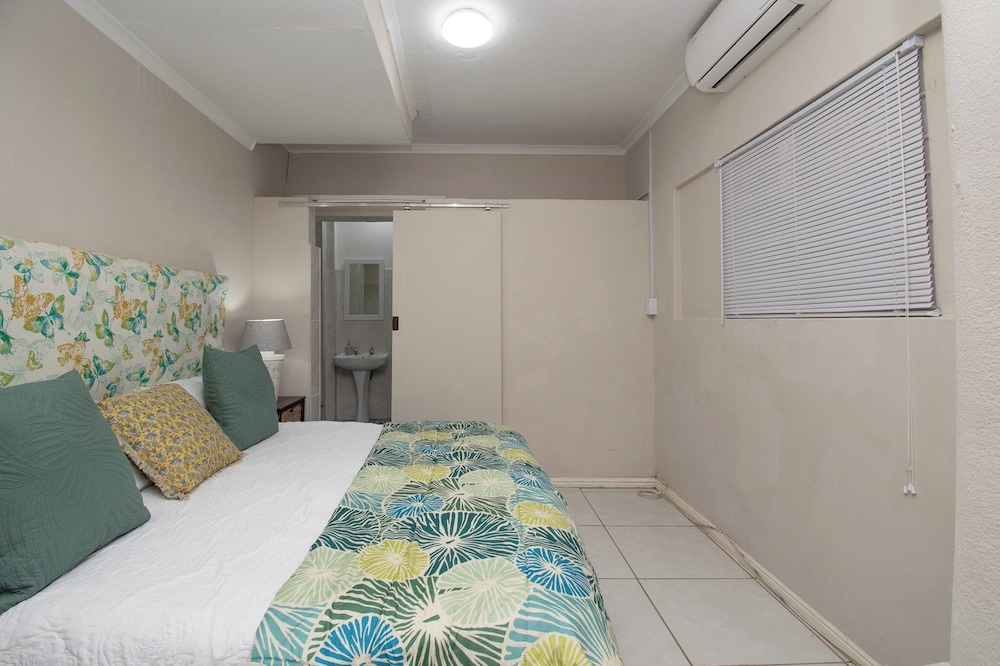 Family Room, Multiple Beds photo 2