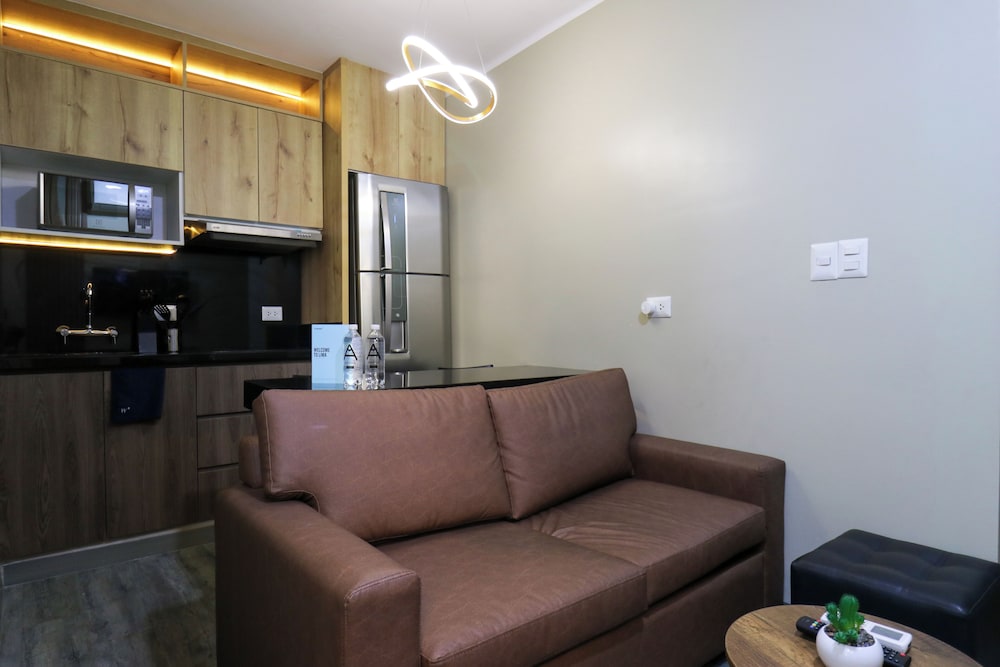Apartment (402)
