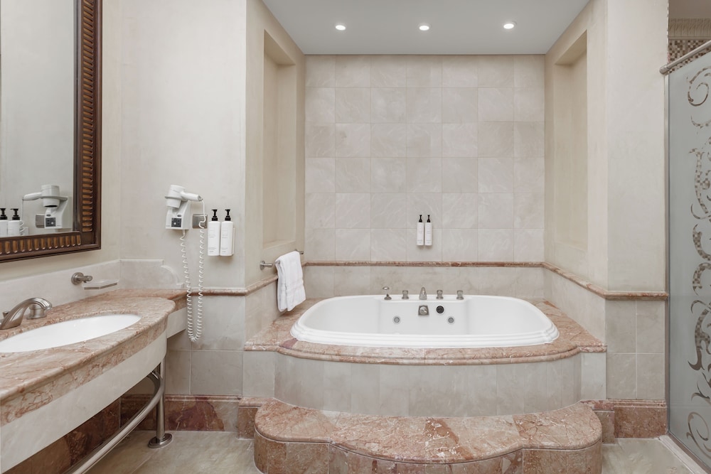 Royal Suite (Kaaba View)
