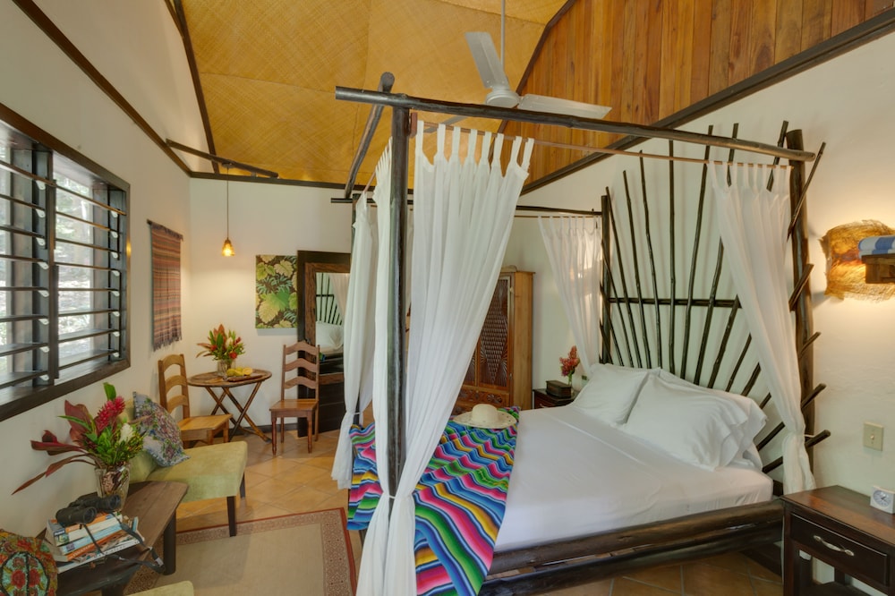 Standard Room, 1 Queen Bed, Garden View