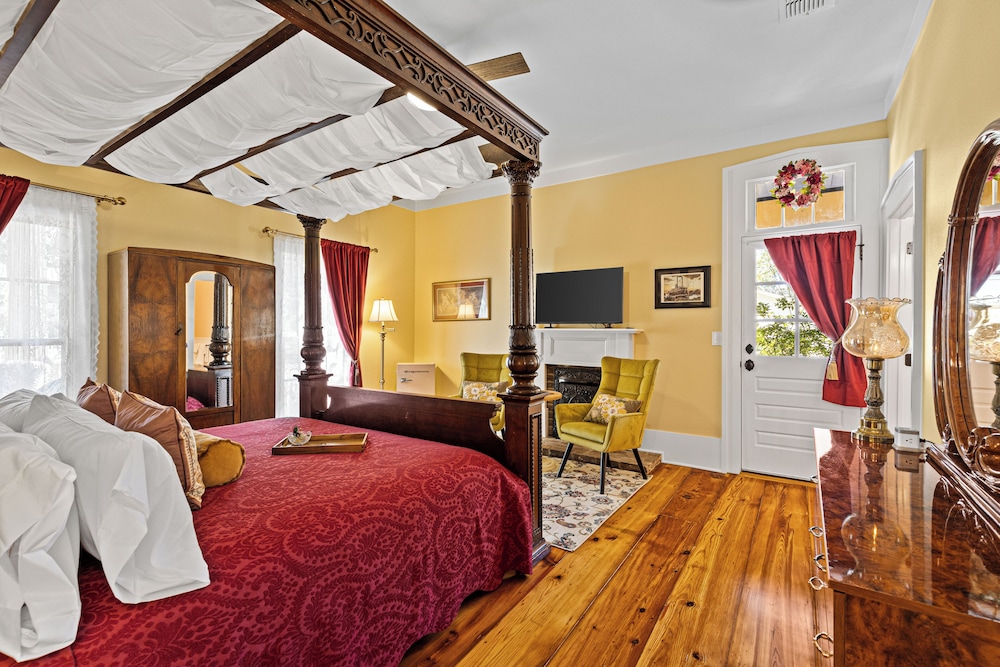 The Mittie Stephens Room
