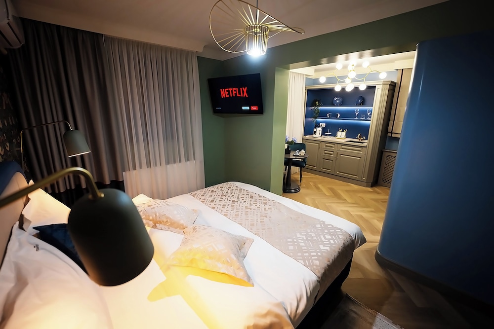Room 1