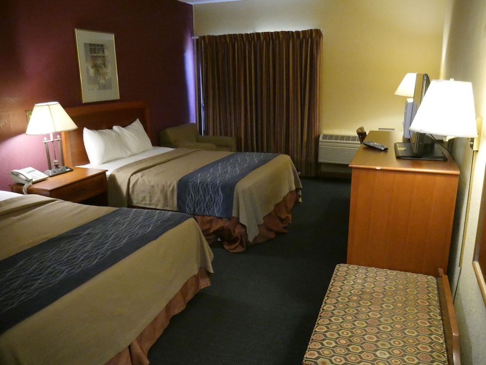 Double Room, 2 Queen Beds photo 1