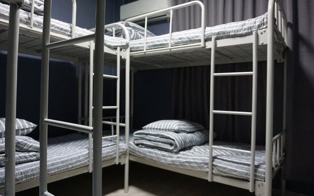 Room (6 Share Female Room)