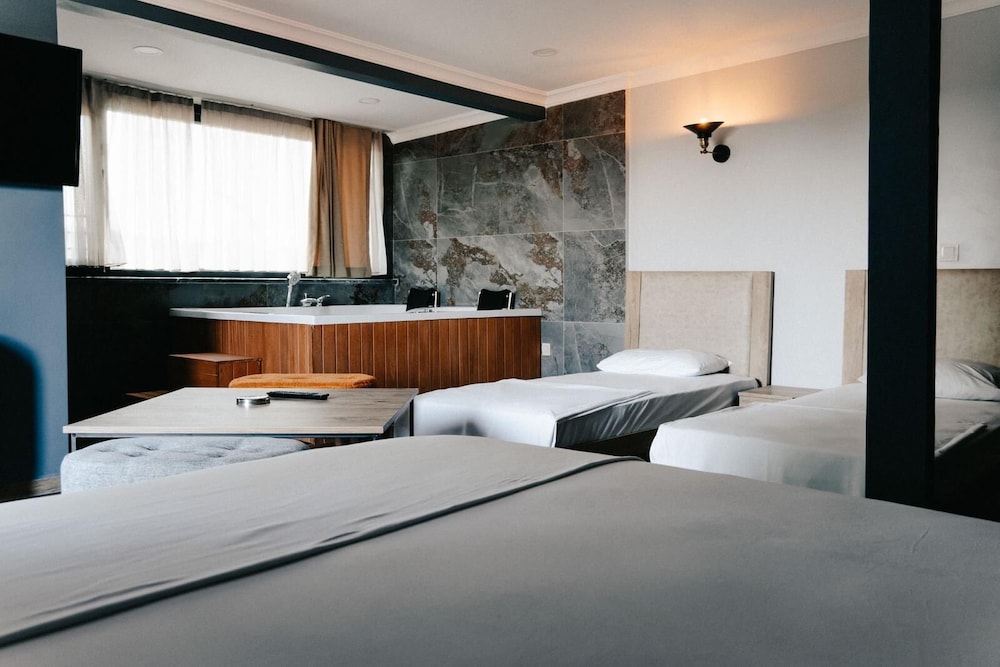 Superior Quadruple Room photo 3