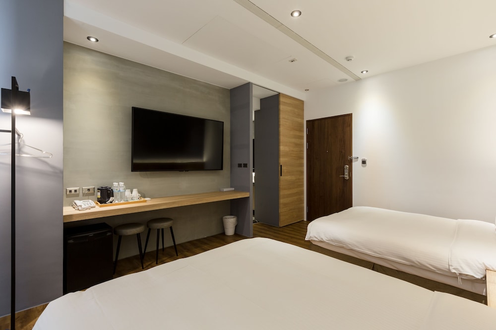 Superior Quadruple Room, 2 Double Beds (Special Deal) photo 2