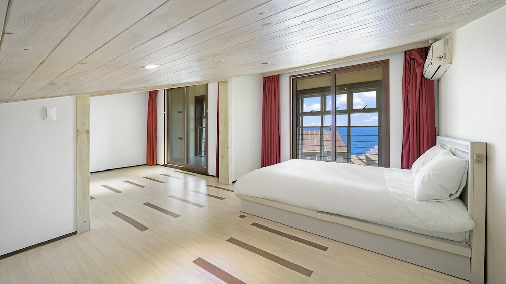 Basic Room, 1 Bedroom (Room 507) - Photo 9
