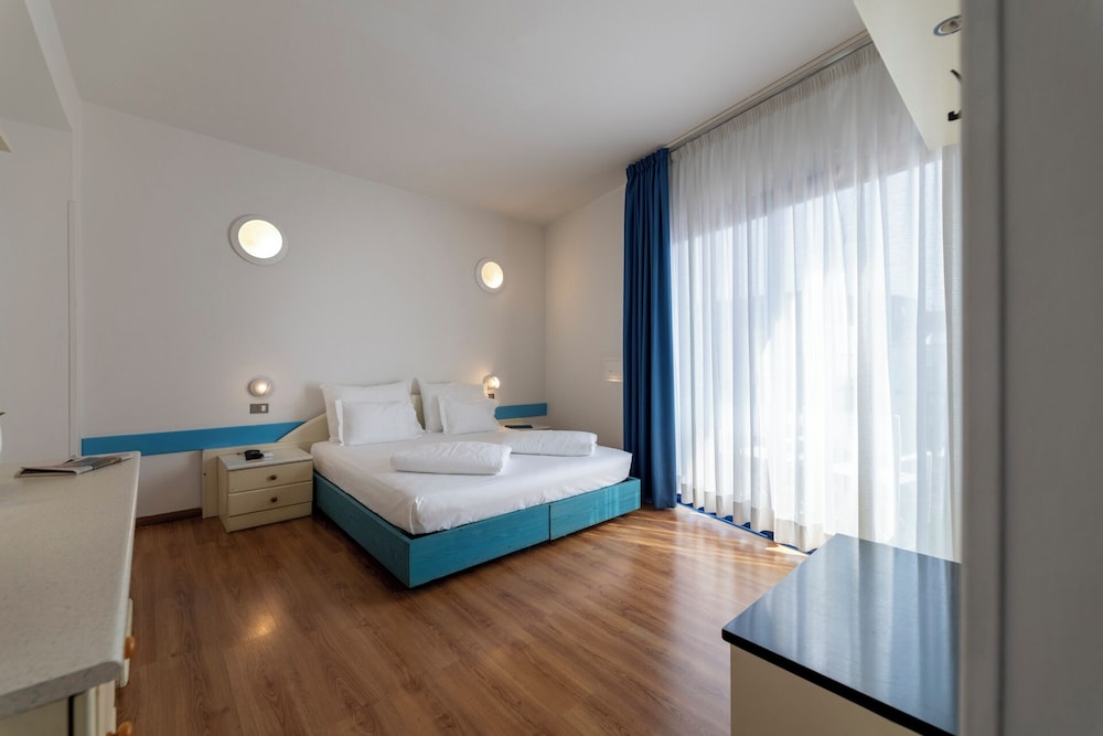 Basic Double Room - Photo 7
