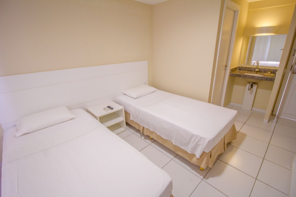 Standard Twin Room, 2 Twin Beds, City View photo 2