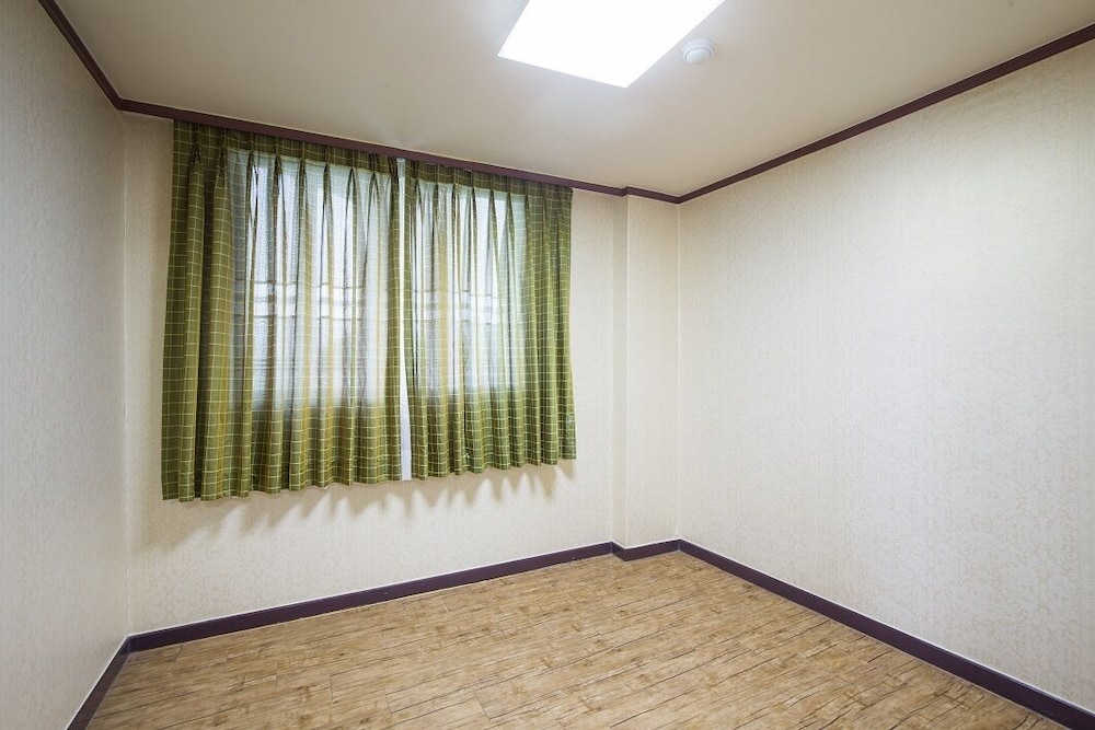 Room (40PY, Max 6, Cooking) photo 3