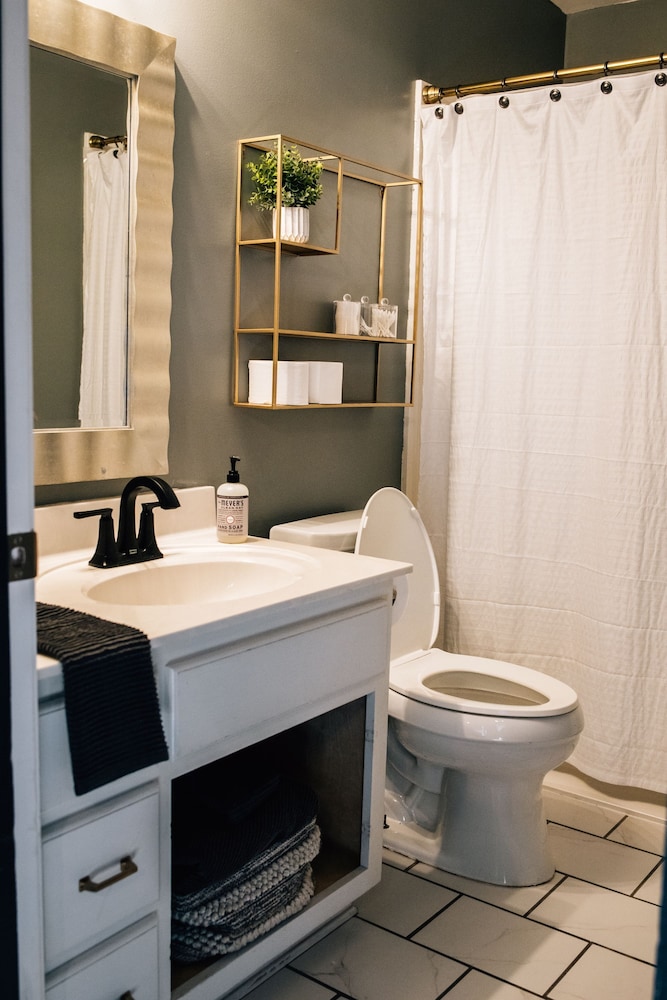Moody Blues Studio Perfect for Work or Romance, Billede 22