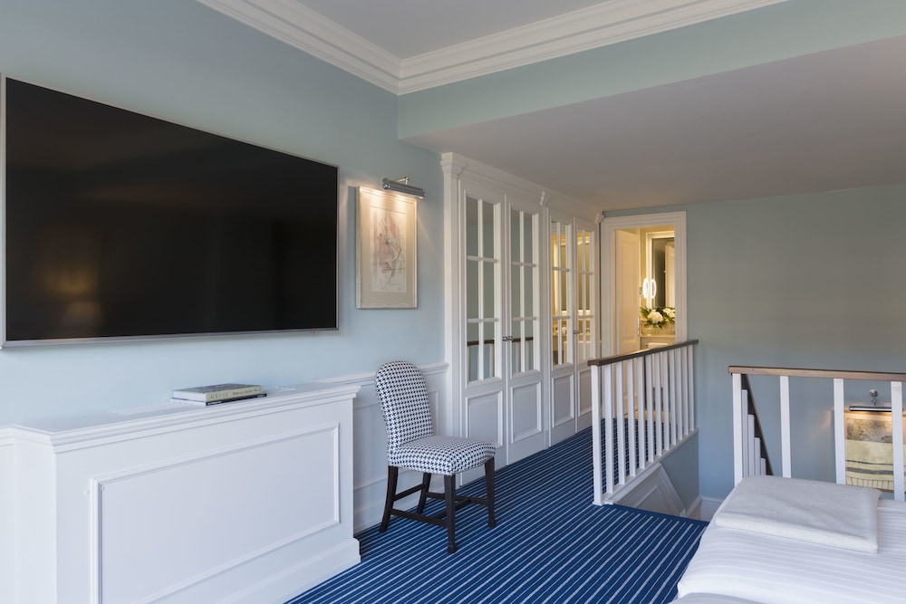 Signature Suite (Non Smoking) thumbnail 5