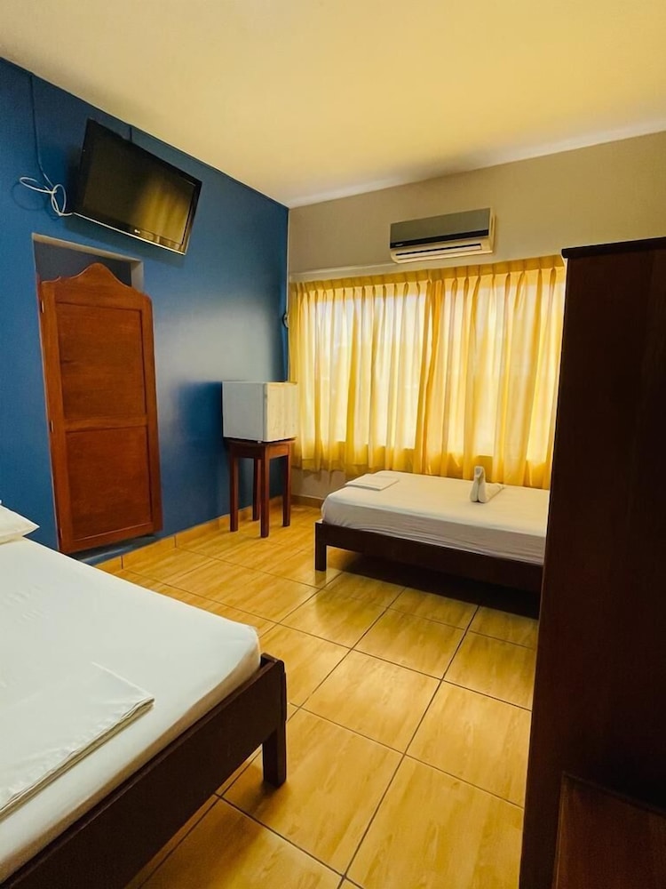 Basic Triple Room photo 2