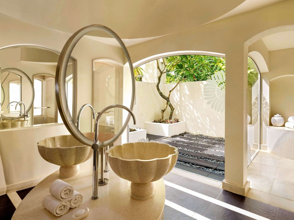 Villa, 2 Bedrooms, Private Pool, Beachfront (SO VIP, Living Room, Private Garden) photo 3