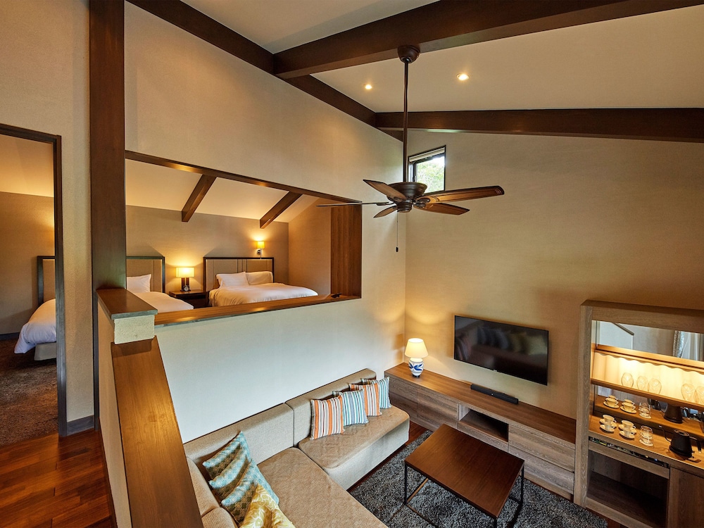 Premium Villa, 2 Queen Beds and 1 Exra Bed, Non Smoking