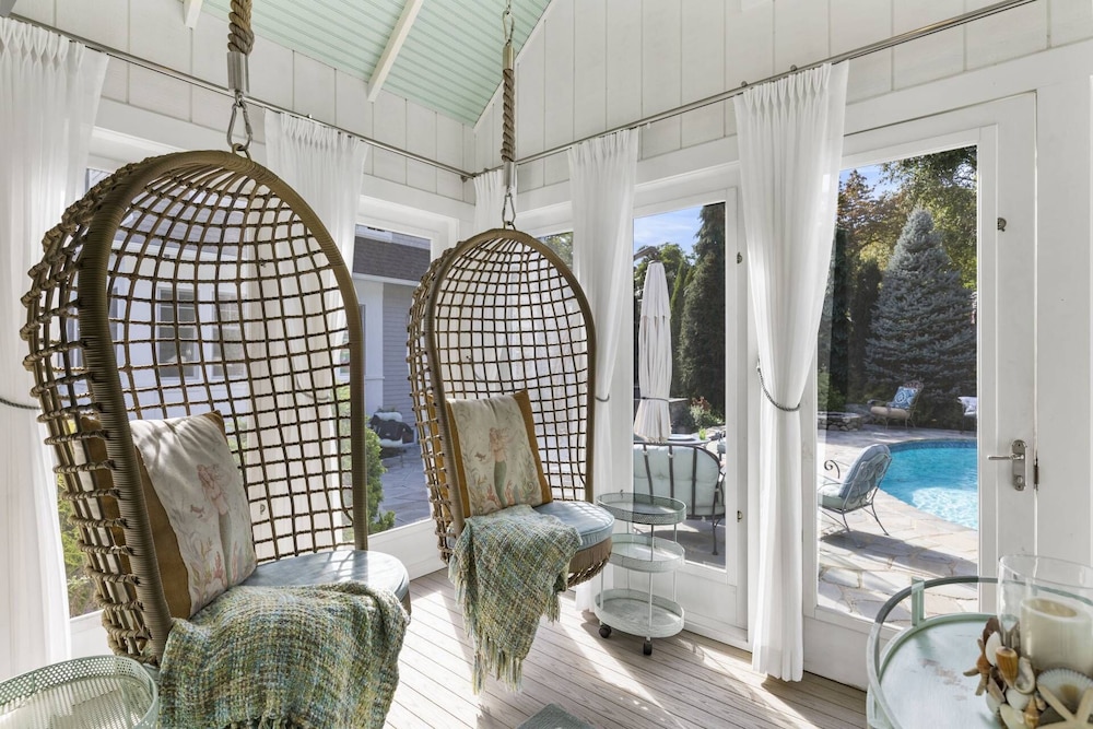 Cottage (Glamorous Cabana) photo 2