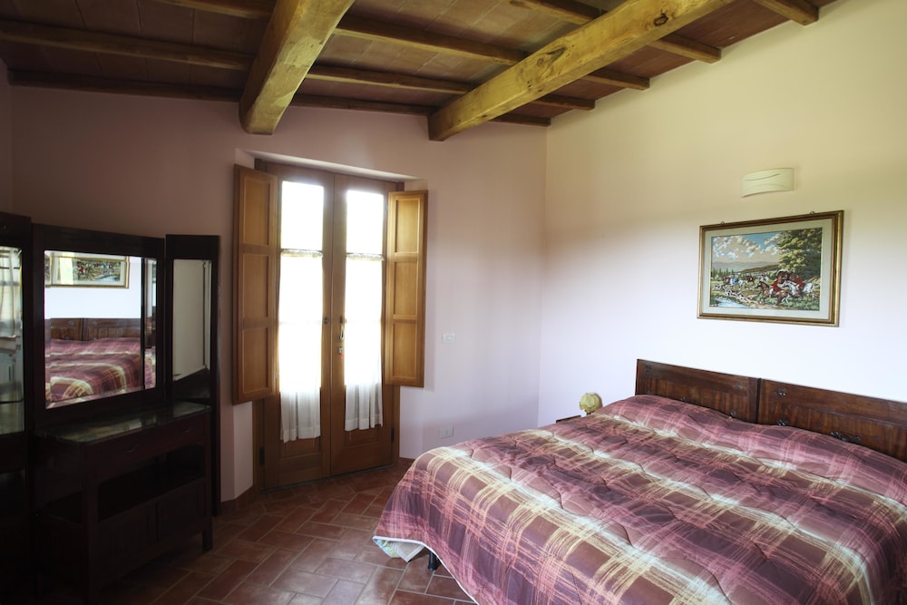 Family Apartment, 2 Bedrooms, Accessible, Hill View photo 2